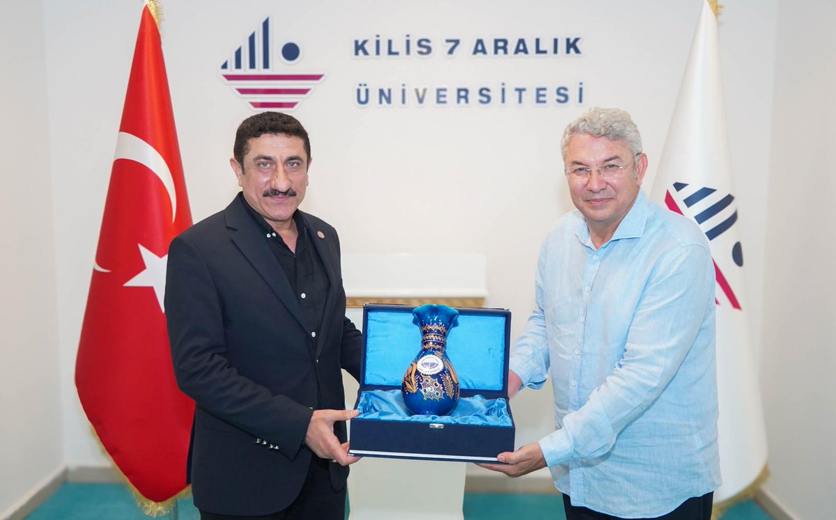 ankaraydv's tweet photo. YDV Ankara Şube YK Üyelerimiz Ejder Kındıra, Nevzat Demirkol ve Hacı Çağatay; Kilis 7 Aralık Üniversitesi Rektörü Prof. Dr. Zekeriya Akman'ı ziyaret etti. 

Sayın Rektörümüze kıymetli kabulleri ve misafirperverlikleri için teşekkür ederiz. https://t.co/nQeTq7CORM