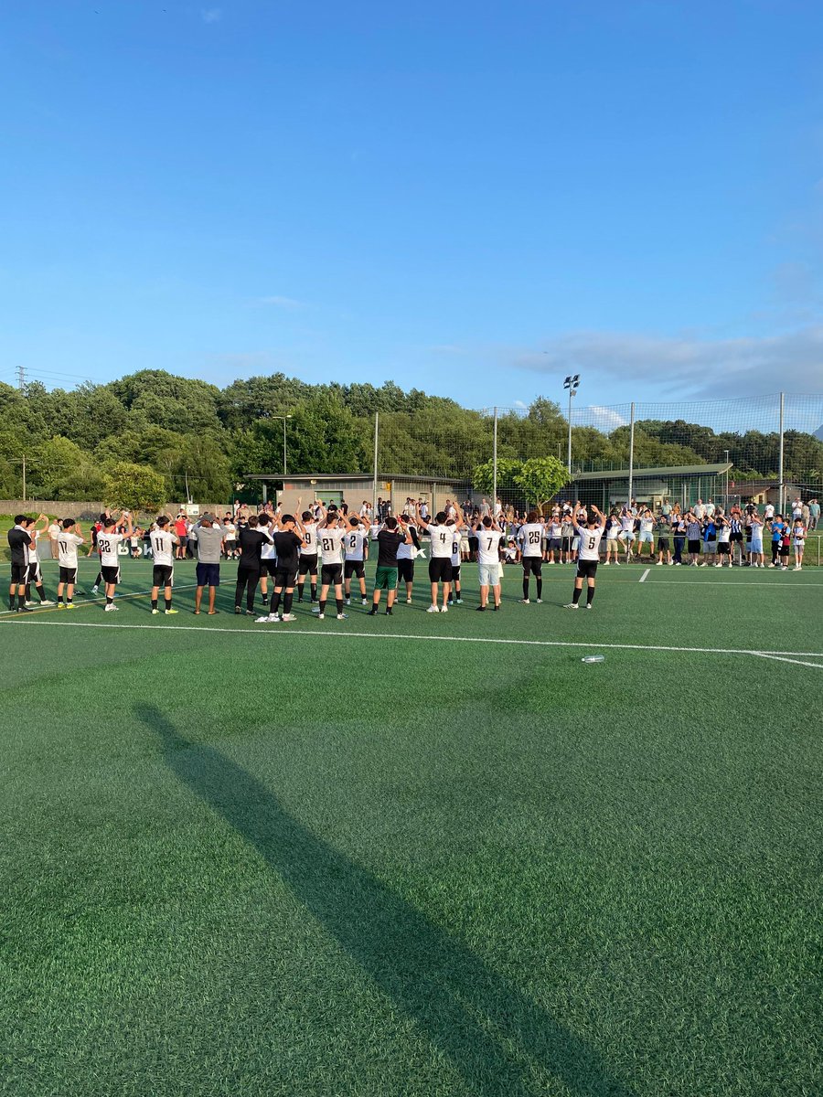 REALUNIONCIRUN's tweet photo. 𝙂𝘼𝙐𝙍 𝘿𝘼 𝙀𝙂𝙐𝙉𝘼

¡Nuestros Juvenil de Honor puede conseguir hoy su tan ansiado ascenso!

🆚️ SD Iru Bat
⌚️16h30
🏠 Anexo Gal

GOAZEN MUTILAK!!!🤍🖤

Tema de acceso en los hilos siguientes👇 https://t.co/PZuoGKMJWU