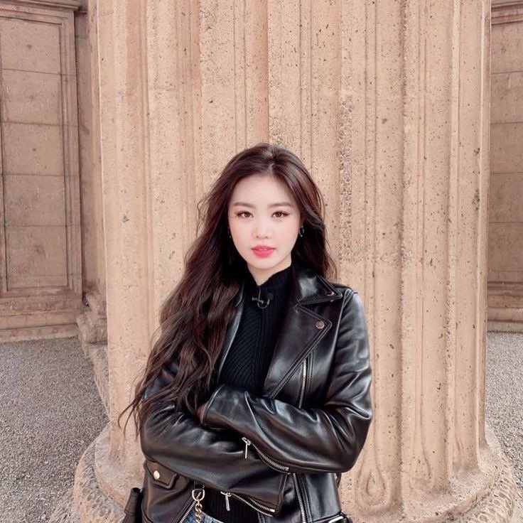 SOOJINCOR4's tweet photo. i miss her come back to us #soojin https://t.co/PB8soKFuAA