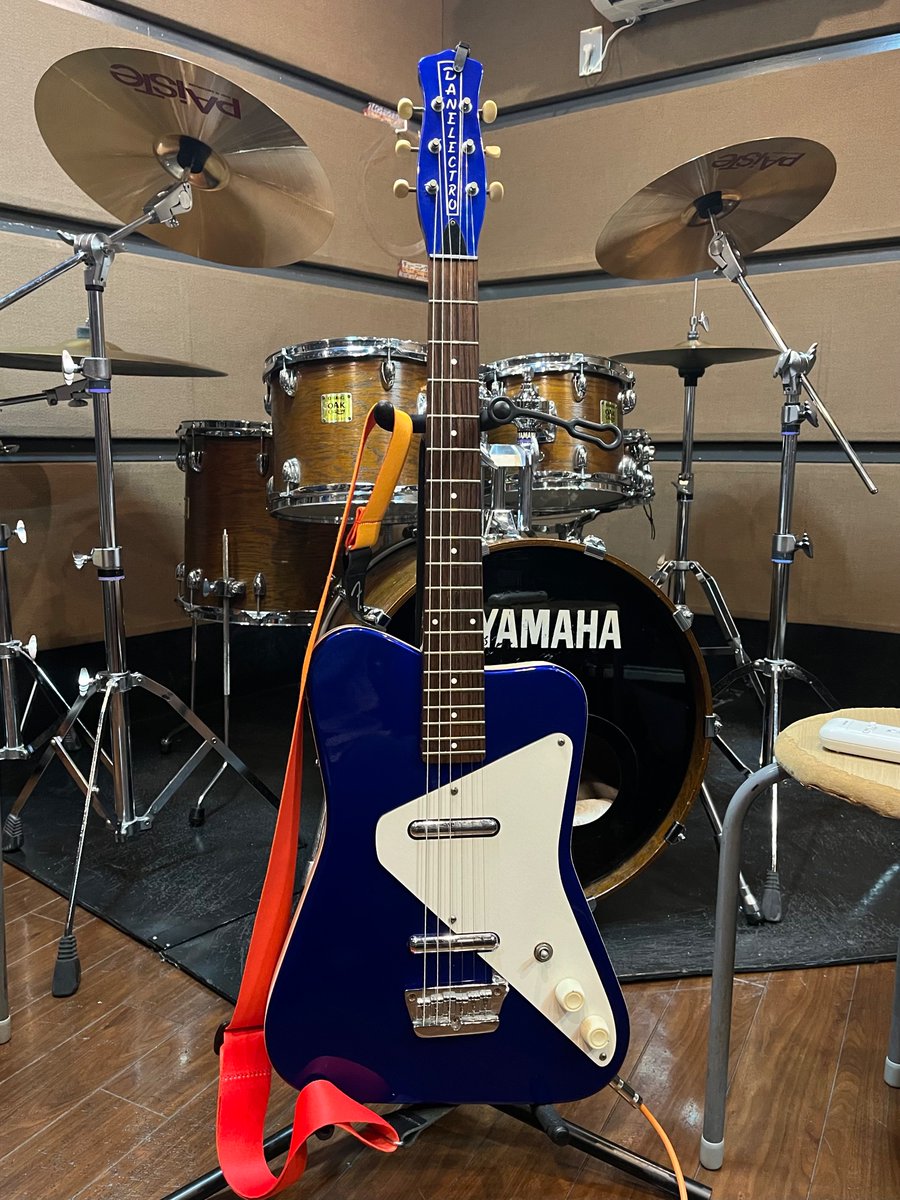 minaraaaai's tweet photo. 珍しくDanelectro Proでのレッスン。
𝑻𝒆𝒒𝒖𝒊𝒍𝒂 𝑺𝒖𝒏𝒓𝒊𝒔𝒆のストラップがよく似合う！ https://t.co/eQvJ3v2DtW