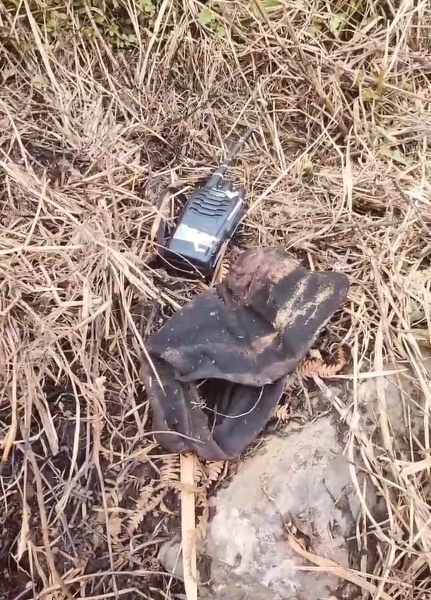 LIANGMAIPOST's tweet photo. Kuki terrorist militants abandoned their walkie-talkie set and terrorist balaclavas, fleeing for their lives after launching an attack on the Liangmai Naga Village.

#liangmaipost
#kukinarcoterrorist
#kukivampire
#kukiterrorist
#kukizombie
#kukiareanimal
#resignnemcha
#nemchaKNFterrorist
#kukiRefugee
#GoBackKuki