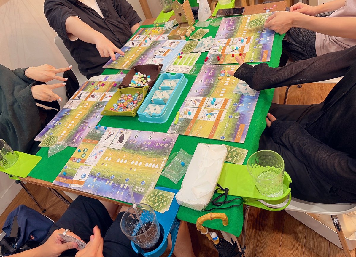 BGCafe_London's tweet photo. 色々なゲームが遊ばれています！
#そういうお前はどうなんだ
#ウィングスパン
#チューリングマシーン https://t.co/kElRpZtef7