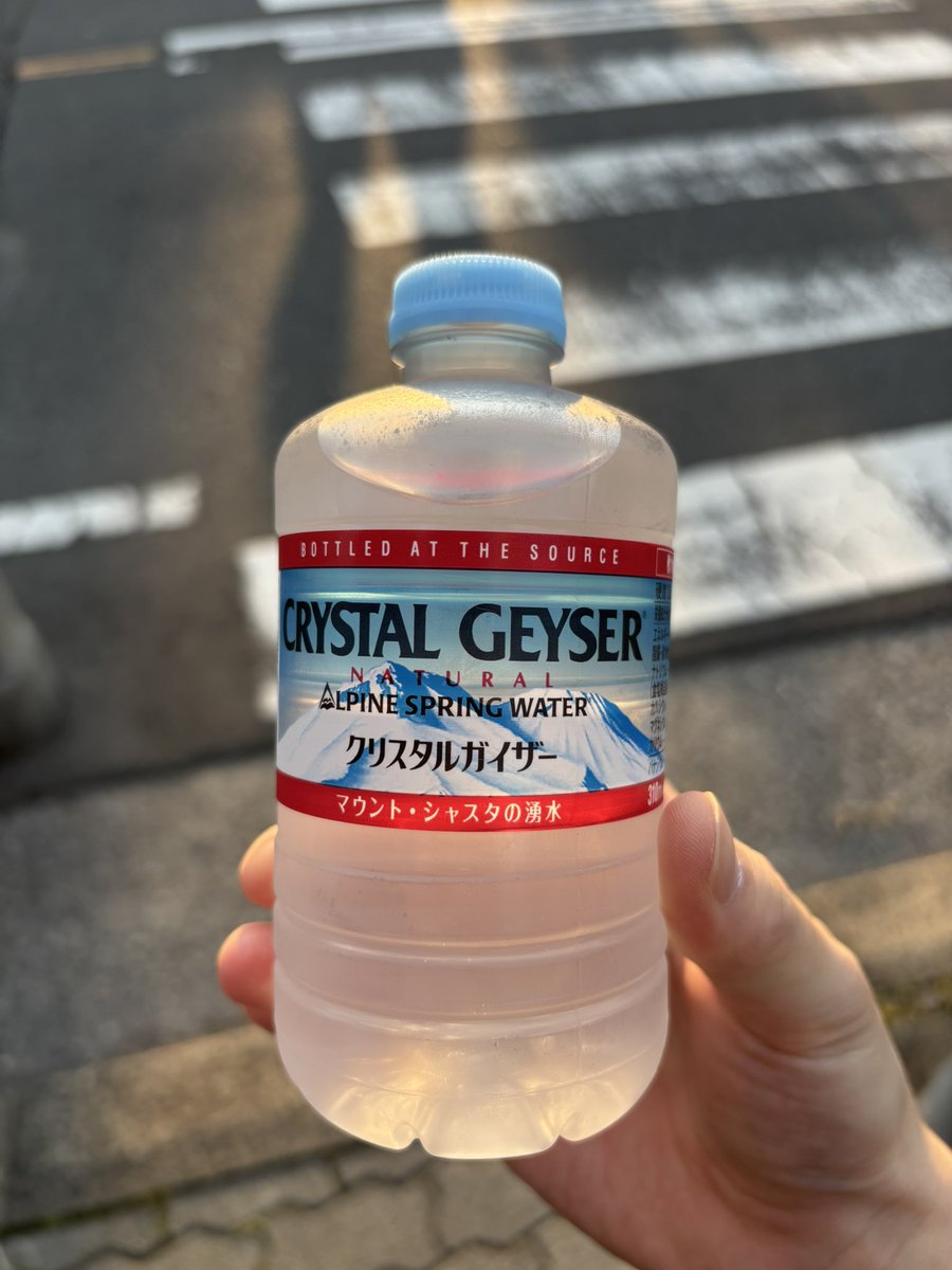 Nishibuchiff's tweet photo. リバーマン市川みたいな体格の水 https://t.co/48e7nIm2j2