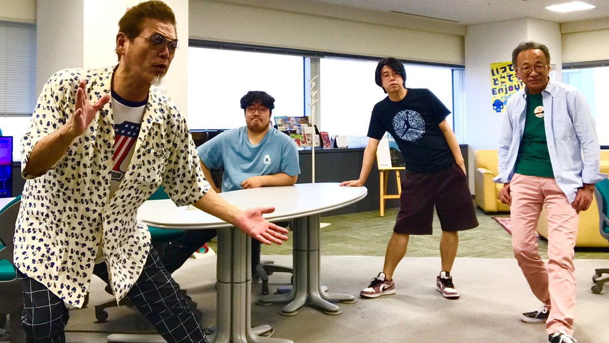 KEI_GRANT's tweet photo. さてと夏日の今宵も #低音レディオ でお愉しみあれ！各チャンバーとも絶賛メール大募集中です、我が班の低音メシはホットモット弁当！皆さんは何を召し上がるの？テレフォンPOLEタイムチャレンジが今夜はあります是非参加してください！ #BAYFM #ケイグラント #鹿野とイマムとヒロキン https://t.co/zJr0JNOEMh