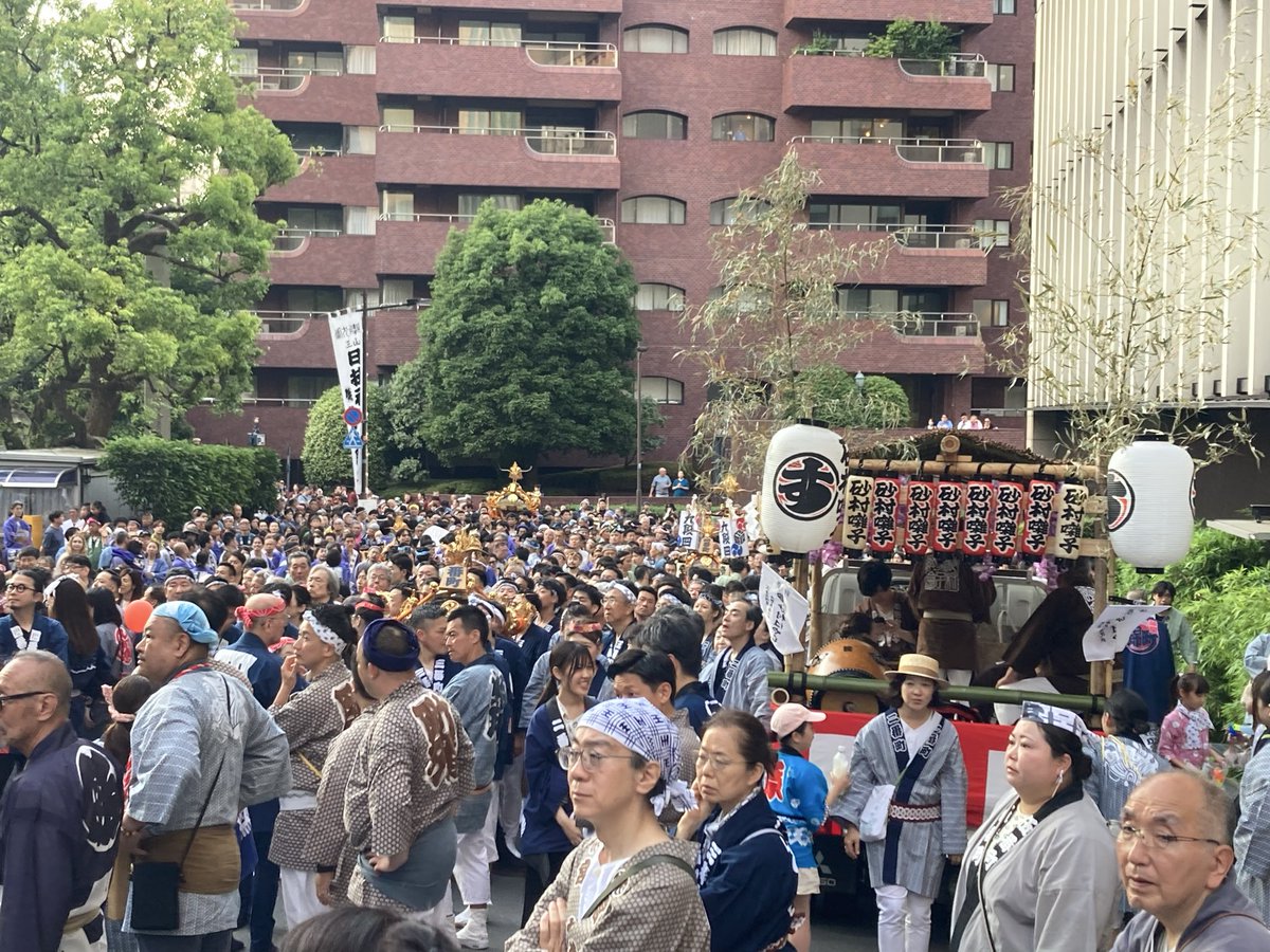 mikosi114's tweet photo. 令和八年日枝神社例大祭
氏子町会連合宮入
#日枝神社
#例大祭
#連合宮入 https://t.co/ZLjophzjd2