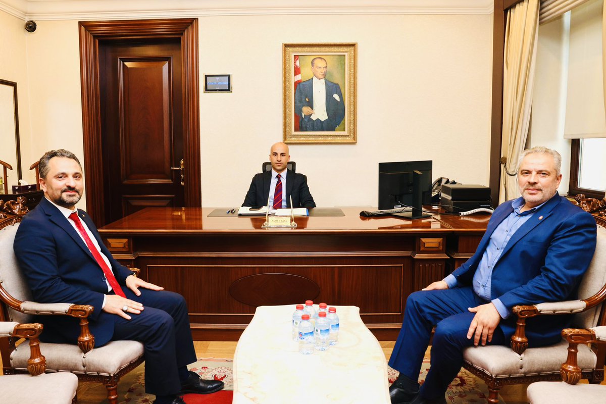 ercan_civelek's tweet photo. T.C. Emniyet Genel Müdürlüğü “Özel Kalem Müdürlüğüne” atanan, kıymetli hemşehrimiz ve kardeşlerimiz Samet KAYA beyi makamında ziyaret ederek, hayırlı olsun dileklerimizi ilettik. 

Rabbimiz muvaffakiyetlerinin devamını, her daim ihsan eylesin. Allah CC yâr ve yardımcıları olsun. https://t.co/STUPlpAHpu
