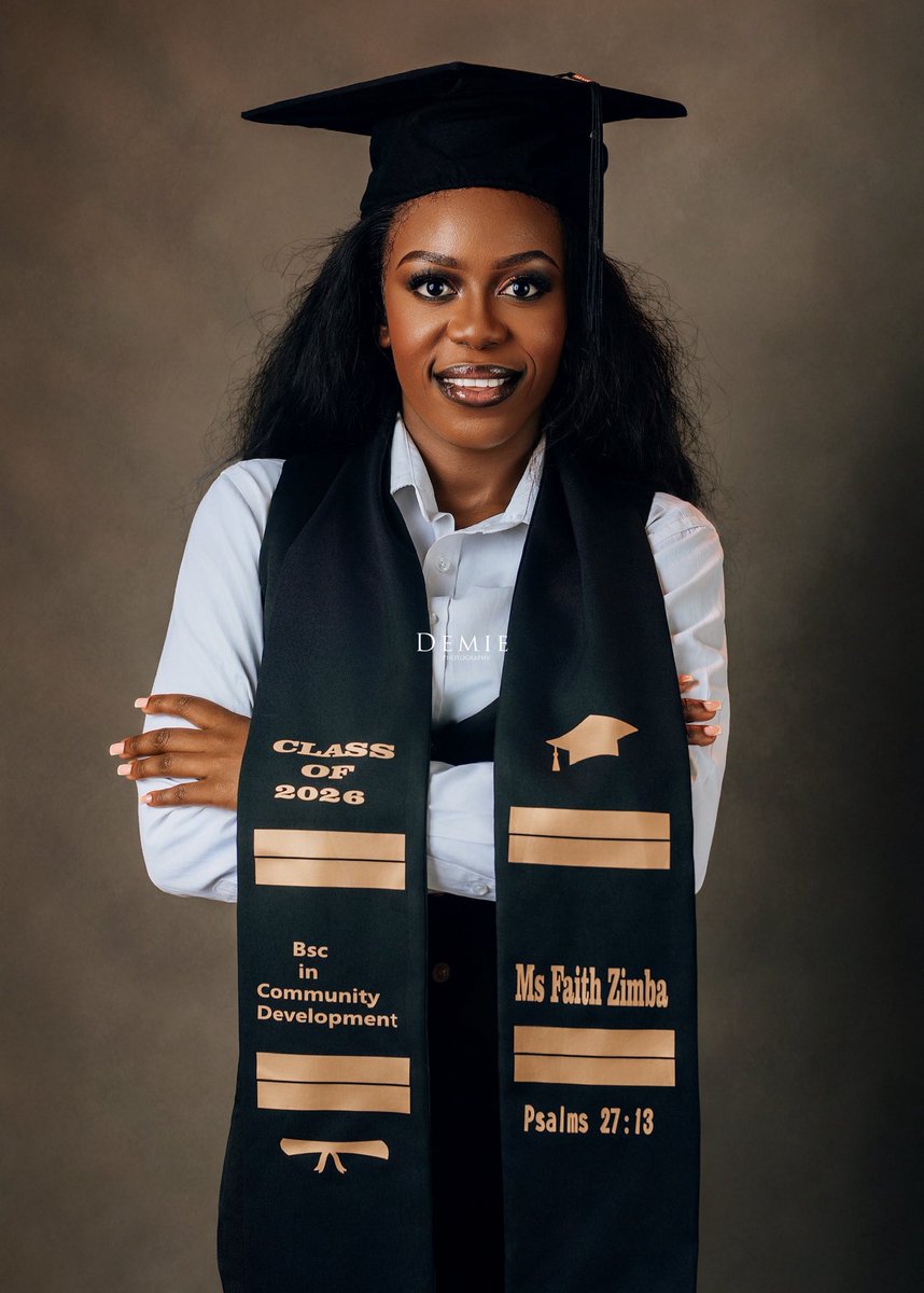 Chikhulupililo's tweet photo. I have seen the goodness of God in the Land of The Living🥺🤭😍❤️🔥

Degree Done and dusted👍 https://t.co/GLMnFtbHs7