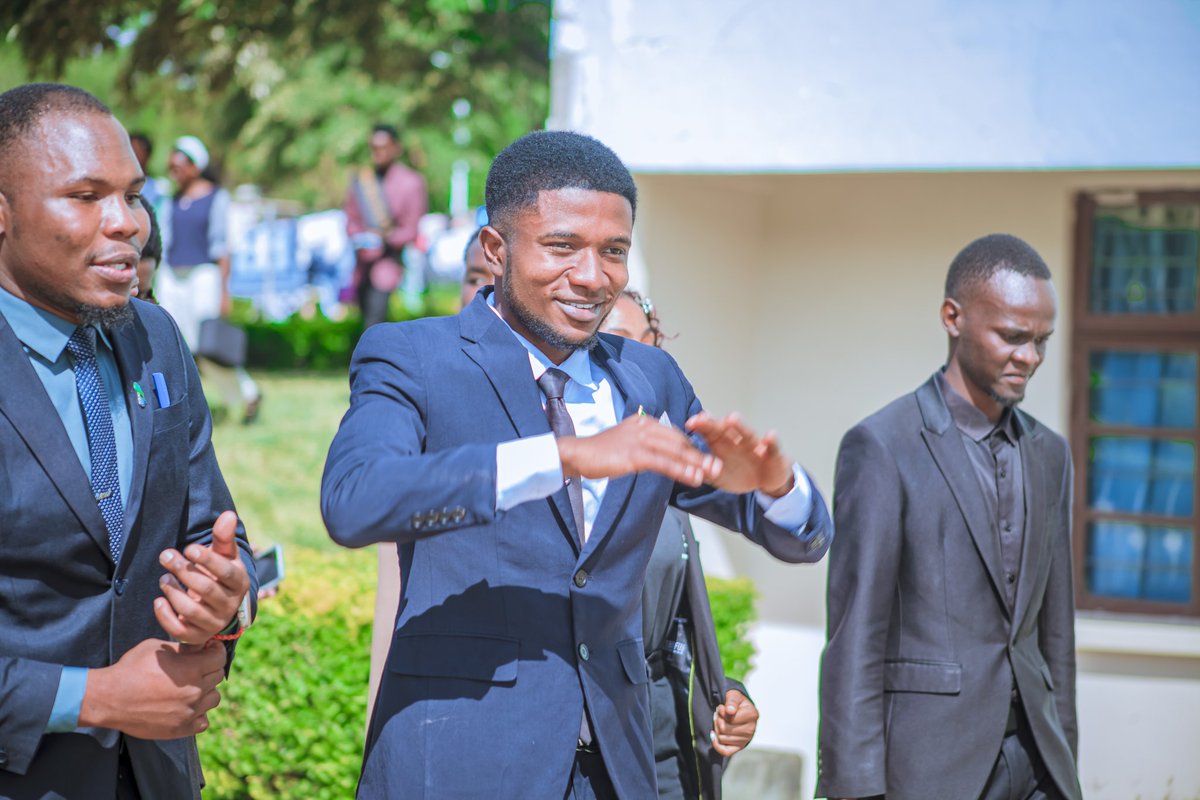 TenganyaIbrahim's tweet photo. Matokeo ya leo yasikufanye usahau thamani ya juhudi ulizoweka.Wakati mwingine ushindi hauji kwa kupata nafas uliyokuwa unaitafuta,bali kwa kupata uzoefu,heshima na nguvu ya kuendelea mbele.Endelea kuwa na imani,kwani kila mwisho wa safari moja huwa mwanzo wa fursa mpya na kubwa . https://t.co/PeZ5URUWBW