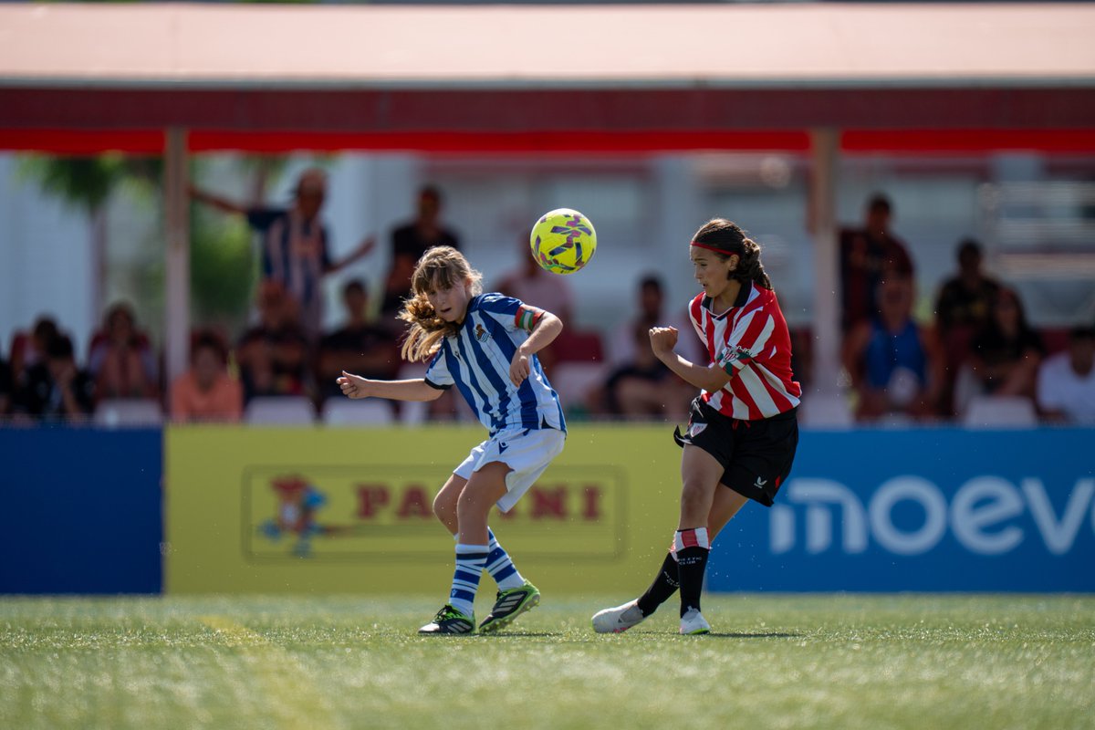 RSZubieta_'s tweet photo. ⚽️ Gure alebin taldeak 2-2 berdindu du @AthleticClub-ren aurka #LigaFuturaMoeve txapelketako hirugarren jardunaldian.

🔜 Emaitza honekin, Urrezko Fasera sailkatu da eta final-laurdenak jokatuko ditu. https://t.co/pQj1LdbXrz