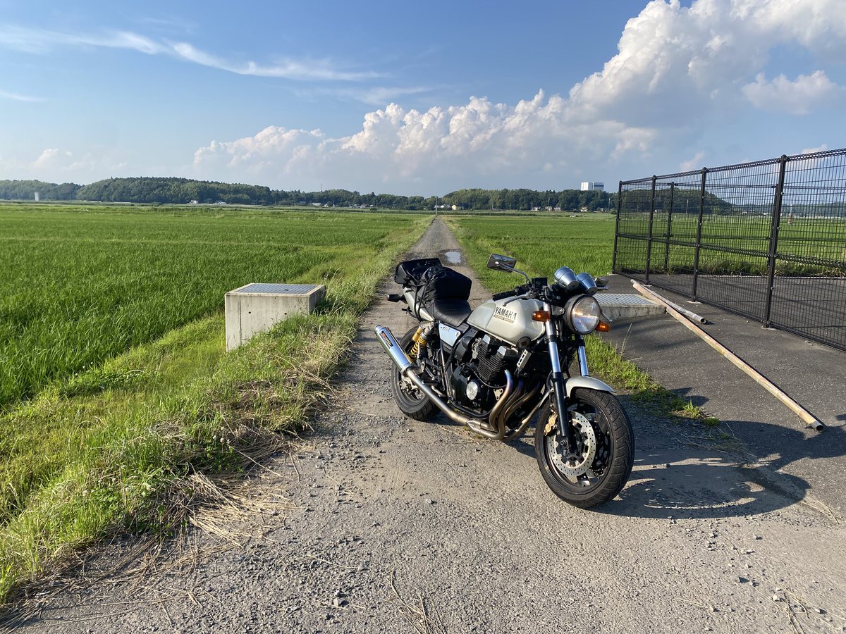 ayataka_400's tweet photo. クソだるい土曜出勤を
かき消すほどの最高日和 https://t.co/4IGZDGzJQ1