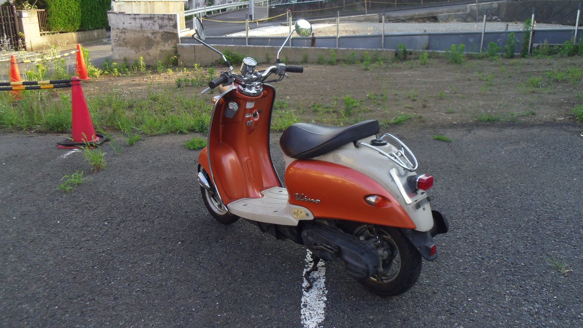UrfBike's tweet photo. ＵＲＦ店長：太田です。

久しぶりに２サイクルビーノ（ＳＡ１０Ｊ）の
中古車が入荷しました。
エンジン焼き付き＆クランク破損車両でしたが
当店にてエンジンオーバーホール済みです。
興味のある方はご覧下さい。

vino (SA10J)オレンジ 中古車 状態確認動画 https://t.co/yM6E2BO73Z @YouTube https://t.co/rTKjrHAC2n
