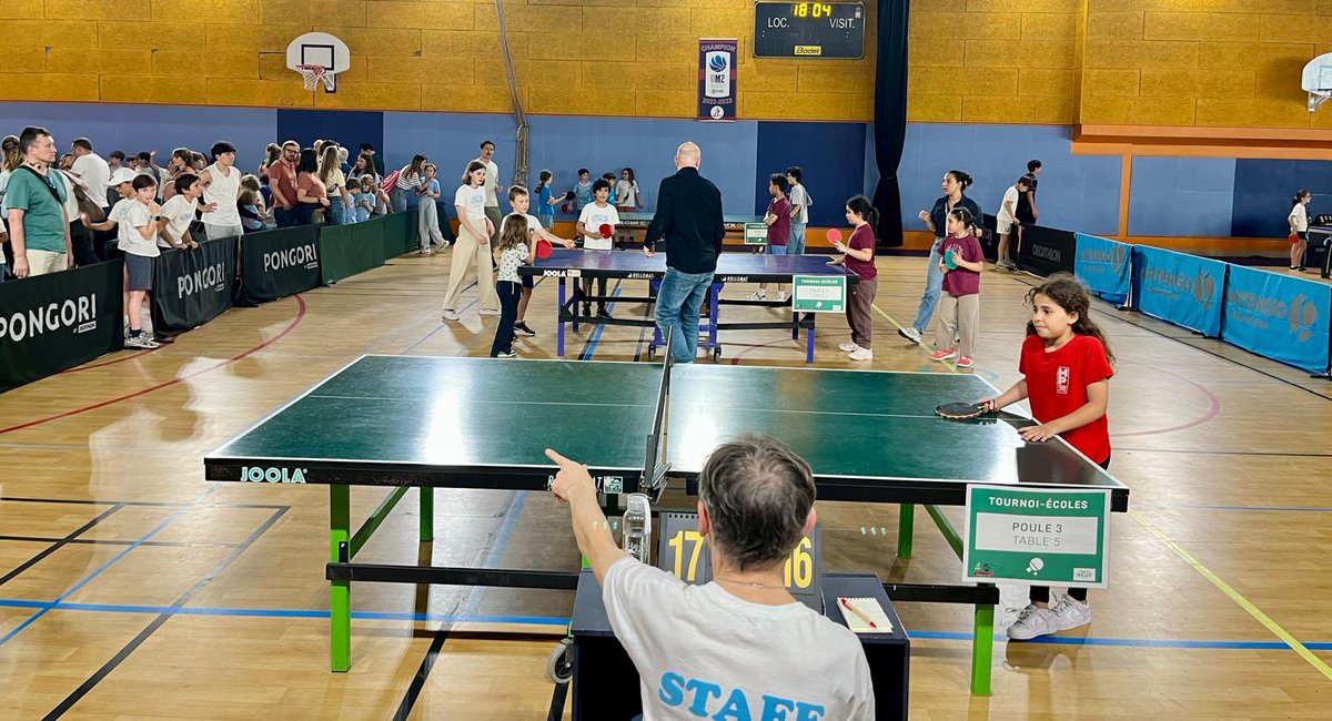 Mairie9Paris's tweet photo. Tournoi des Écoles du 9e, 2026 : épreuve de tennis de stable, bravo à tous les champions, remise des coupes dimanche sur l’avenue Trudaine. @dburkli @aguillem1 @VirginieMERGOIL 
La suite aujourd’hui, avec l’épreuve de natation cet après-midi ! https://t.co/kDZ3P7krO8
