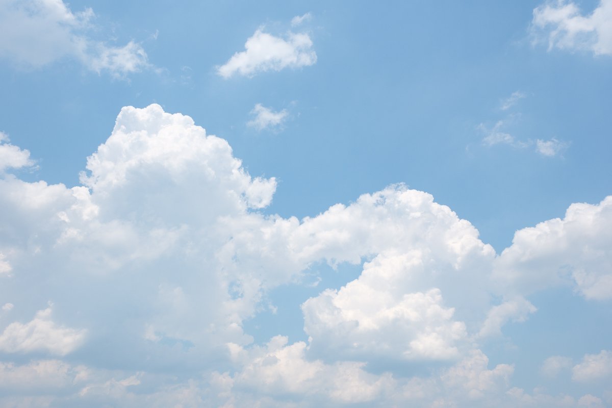 dimplecamera's tweet photo. いい感じの夏空を見たら撮っておきます。
近いうちに合成用の素材として役立つ時がきます。

#カメラマンノオシゴト https://t.co/9USt8jx0t6