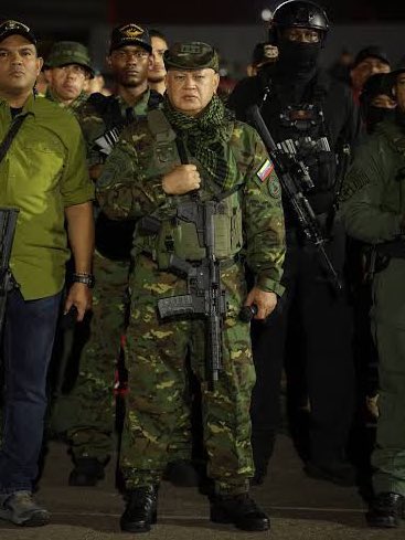 LuisitoPSUV4F's tweet photo. Hoy Venezuela amanece mas segura gracias al ministro de Interior Justicia y Paz, Diosdado Cabello.

Esa es la realidad, el gobierno Chavista liderado por la Presidenta Encargada Delcy Rodríguez demuestra que tiene control absoluto del país. https://t.co/dptUuQUZXF