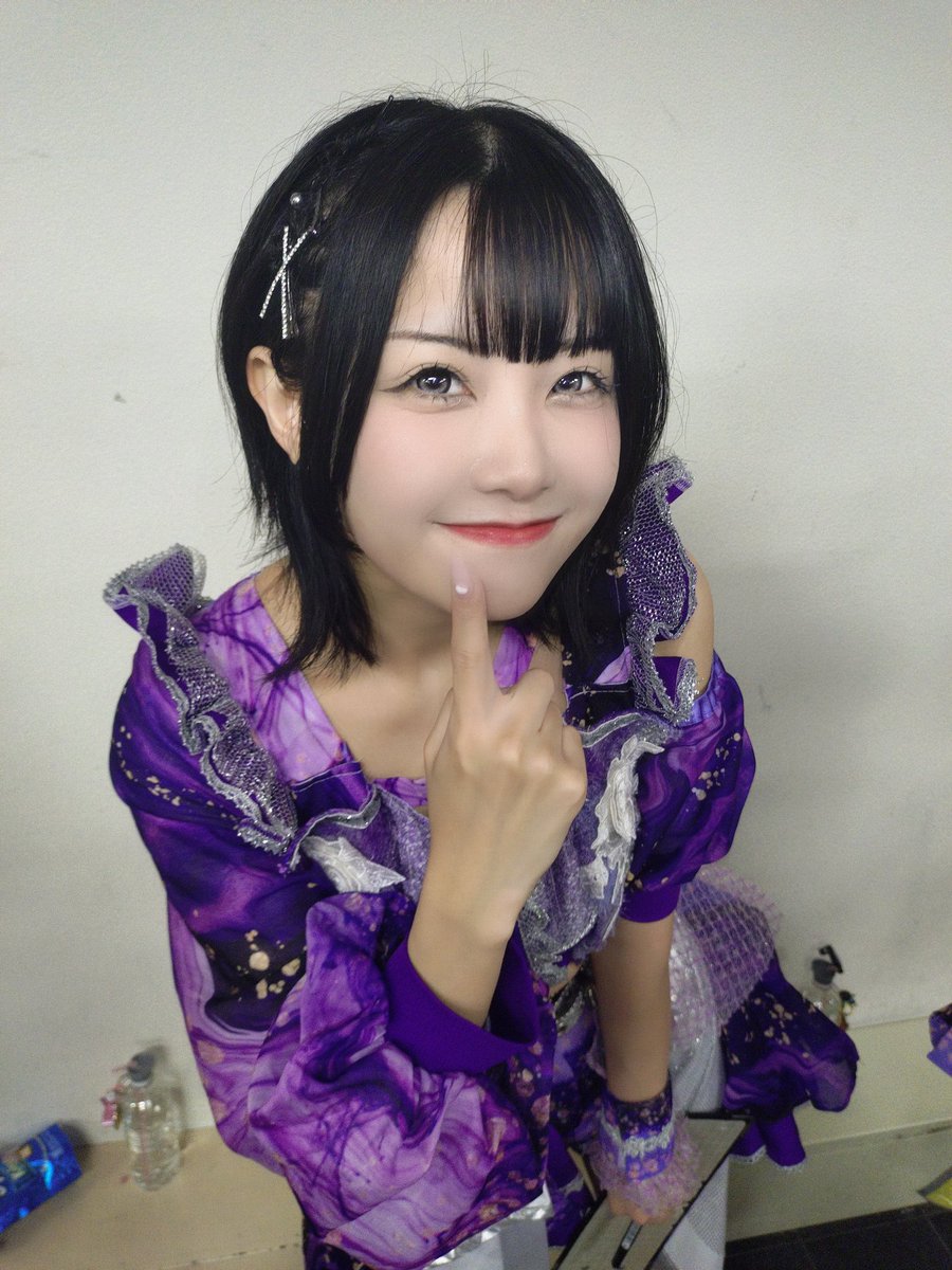 isobe_rs's tweet photo. 今度きこちゃんの生誕祭でさあやとゲスト出演するってことで挨拶に。
さあやも直接挨拶してたみたいで😆

新メンバーとは思えない圧巻のステージパフォーマンス、さすがでした。

＃瀬名えま
＃えまちゅーる https://t.co/ZP7ONrAjqr
