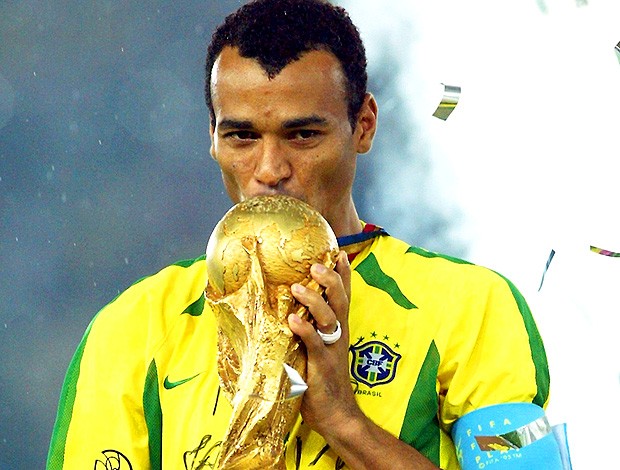 Fravzera's tweet photo. @hollycoments É mesmo?
Se cair contra a gente prepara a bunda que la vem 5 taças da copa do mundo https://t.co/8nQcQwnEOd
