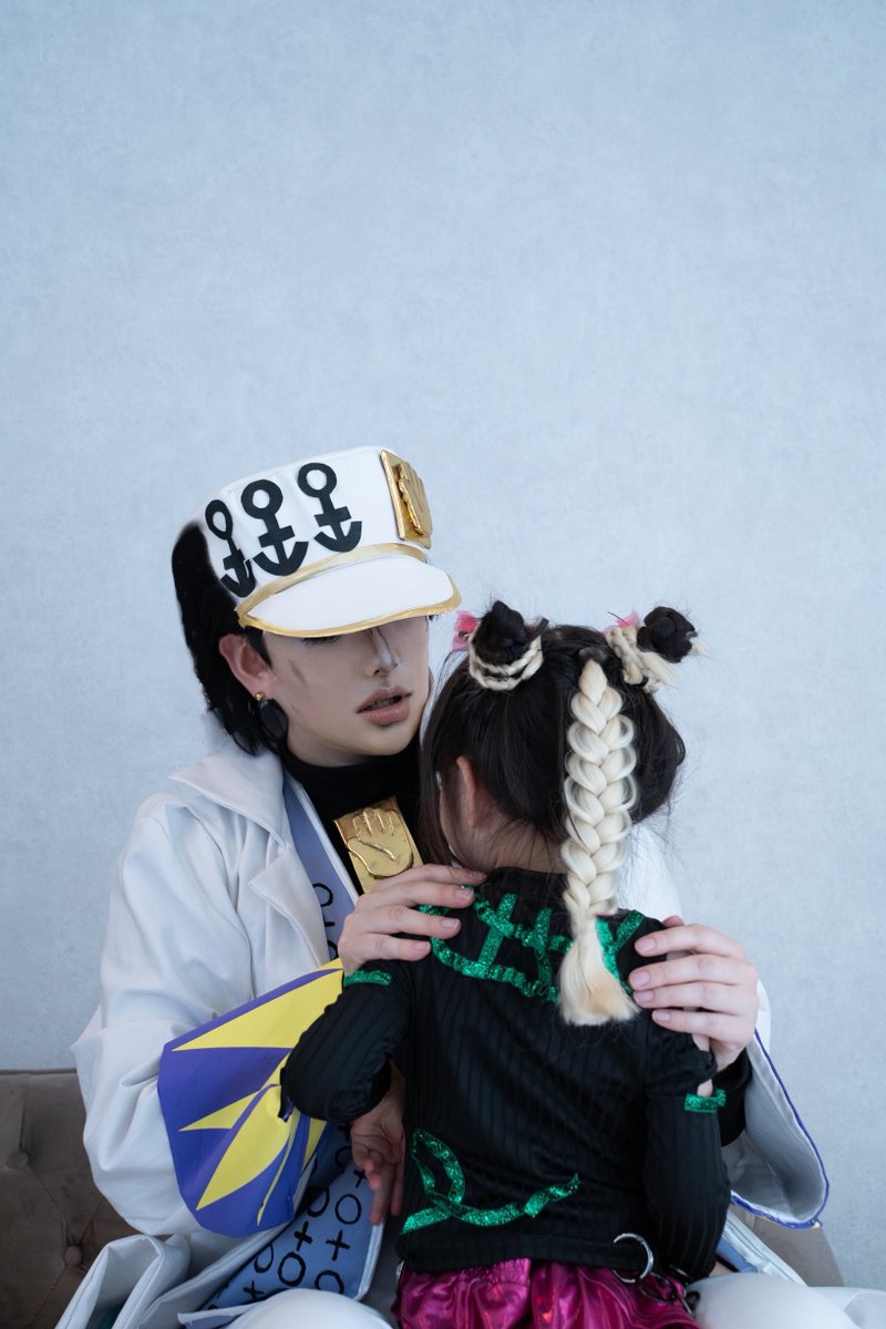 paranocos0802's tweet photo. ⚠️cosplay  　　
JJBA EOH  

─────────────────          

     杜王グランドホテルで見かけた親子

 ─────────────────  
🐬磯貝
🦋稚貝
 📷＠POPORIWOMAN https://t.co/UMwLPupERU
