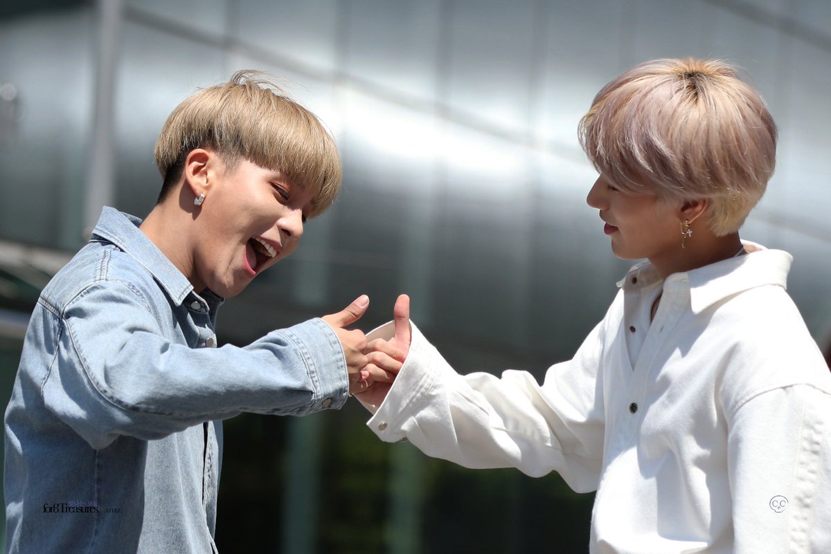 TTaabbiiTT's tweet photo. 이 남매를 매우 느끼세요 https://t.co/Wzjrrirl1C