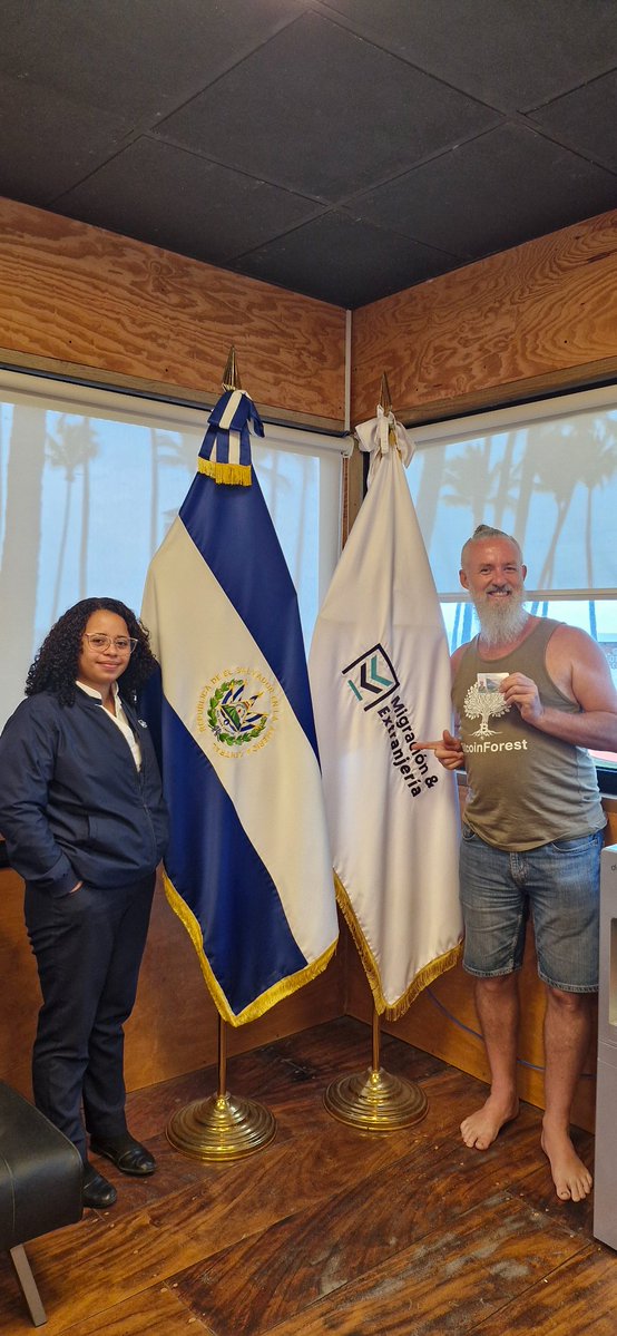 BitTaskerdotcom's tweet photo. El Salvador is so welcoming , thank you @nayibbukele for making it so easy to process immigration papers at @migracion_sv office at #PuntaRoca in #LaLibertad El Salvador 

Go and see Catya who is located there , she is very friendly , efficient and professional with very good English too.

If you live at the beach, there is no need to go to the city for immigration as this office can handle your immigration process. 

Lets repost this and spread the word 🙏🇸🇻❤️

See you at the beach🏄‍♂️

@ElsalvadoronX @NoticieroSLV @elsalvador @SalvadoranPride @migracion_sv @Bitcoinbeach @romanmartinezc @asobitcoin @SLVNewsEnglish @henrygarciame