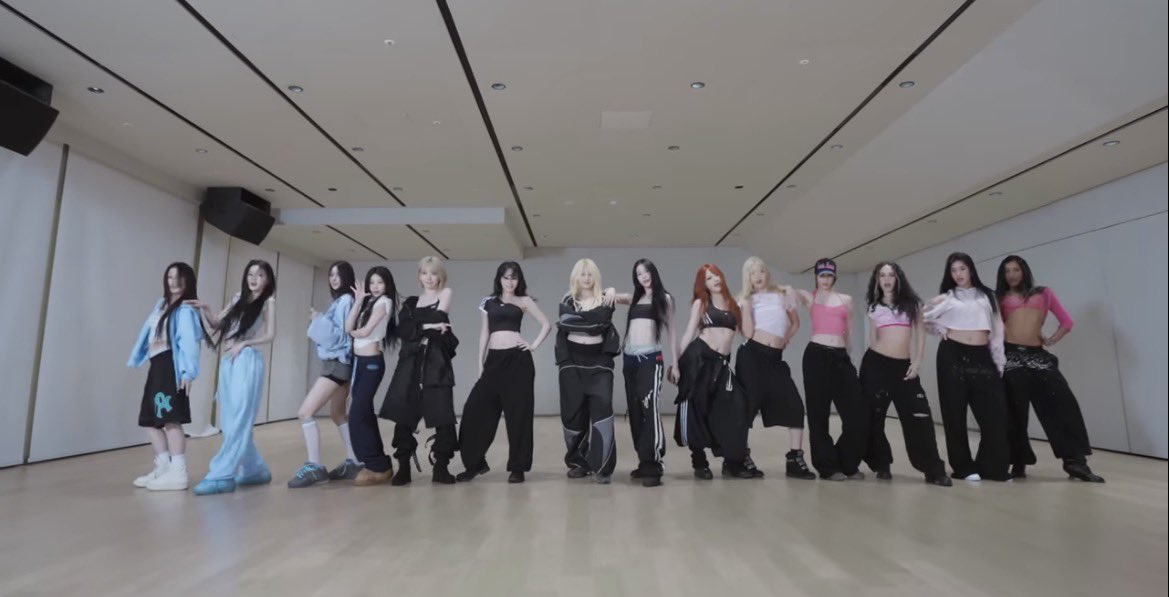 sserapics's tweet photo. The moves hit different in this practice… best collab dance ever! https://t.co/FSheJTlBKu