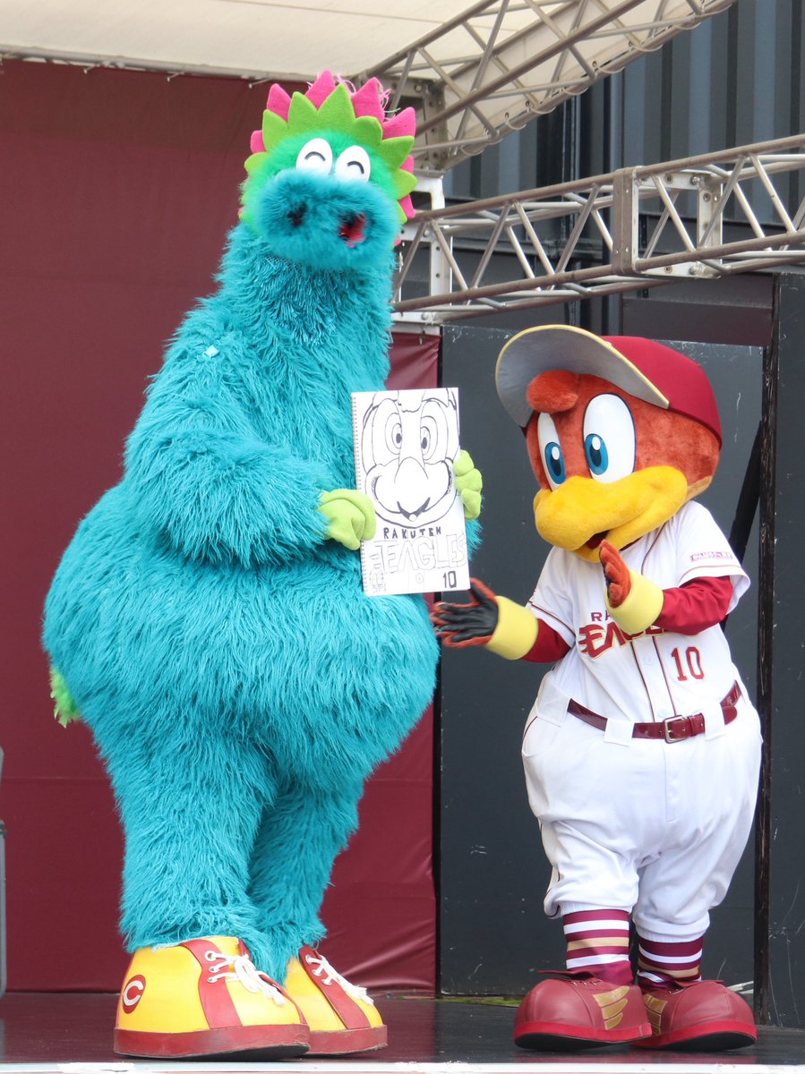 lumpychan5's tweet photo. スラィリーが描いたクラッチくんが、かなりうまかったんよ！

まぁ、なんか裸でニコニコしてるけどなw https://t.co/Cugs751aHe