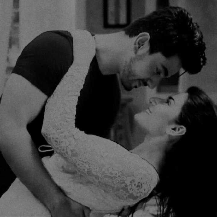 heyyshonaaaa's tweet photo. bring back good looking ships enough of chopped faces sigh :((
#avneil https://t.co/aFOCA0nzAp