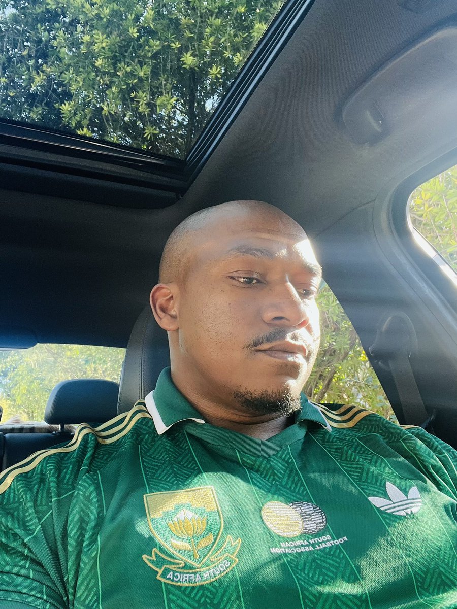 Gcinani_Mlambo's tweet photo. Ngisathi qhi https://t.co/URTF7CIm0f
