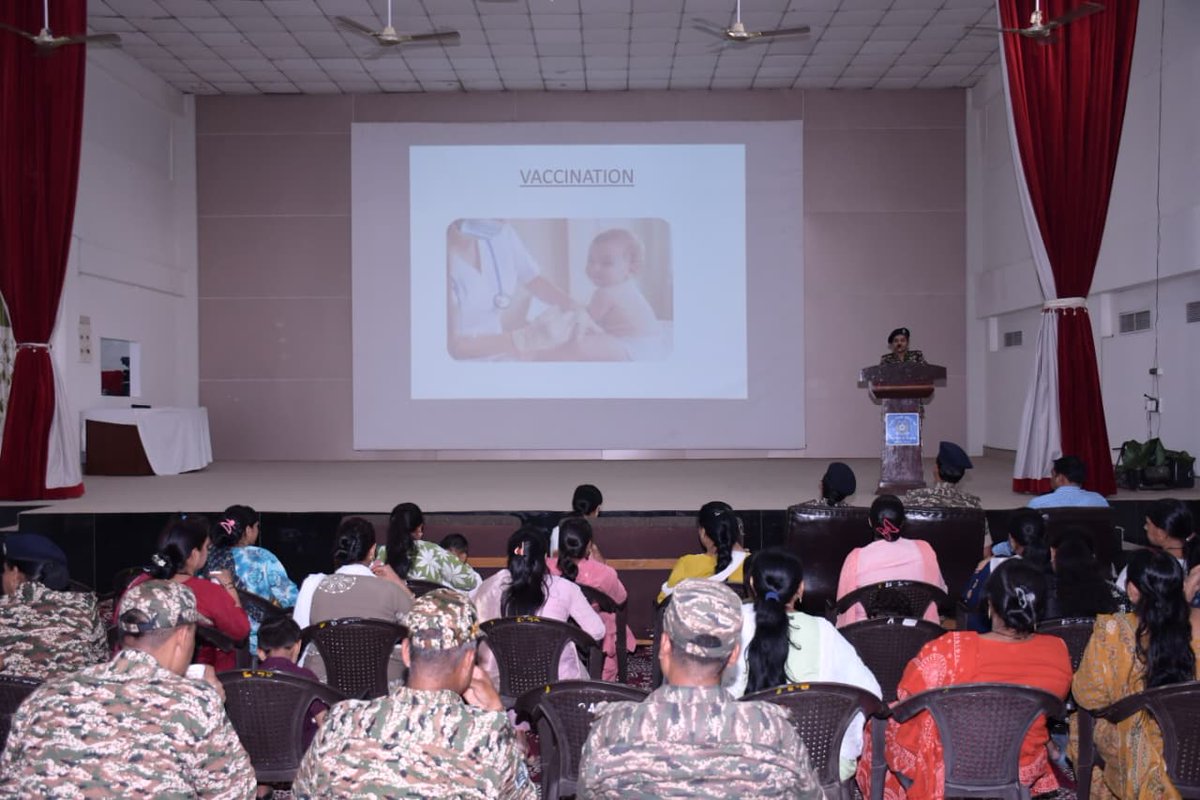 RCWAGCBPL's tweet photo. Medical Health check-up was conducted at Mens Club with collaboration with CH CRPF Bhopal. Dr. Pallavi, https://t.co/cOR0ElXXH3, CH Bhopal and other staffs examined general health of Women and Children.@cwacrpf @crpfindia @gccrpfbhopal https://t.co/qoWCERyXZR