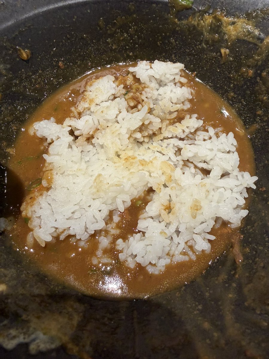 nnnsiq's tweet photo. 人のカレーの残りに追い飯をして食う尊厳の無さ https://t.co/3zCgCMIql7