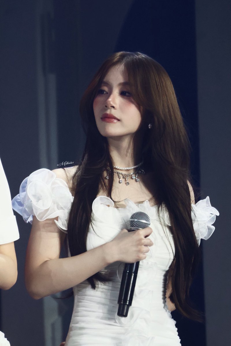Milkoolove's tweet photo. My angel🪽

PAHNFOND ONCE UPON BLOSSOM
#BBFanFest2026D1
#pahnfond https://t.co/GpdlOnB0Uv