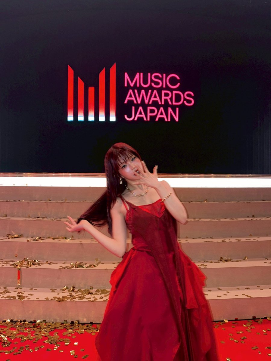 aina_THEEND's tweet photo. 【#MAJ2026】
「MUSIC AWARDS JAPAN 2026」Grand Ceremony
ありがとうございました！

「革命道中 - On The Way」で7部門にノミネートしていただきました✨

#アイナジエンド の音楽をたくさん愛していただきありがとうございます！

これからも応援よろしくお願いします🌹

@MAJ_CEIPA 
#MUSICAWARDSJAPAN