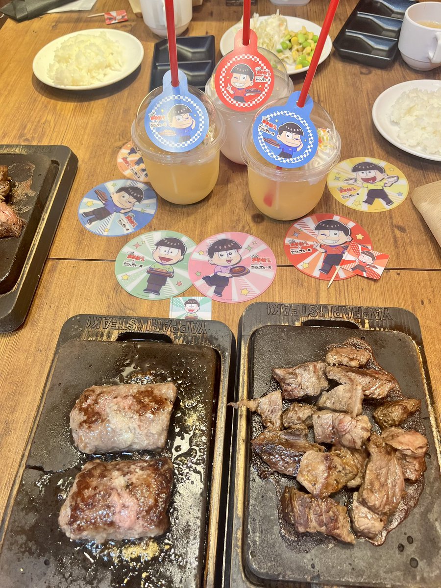 yo_ko_ji's tweet photo. おそ松コラボアイスとステーキに行って来たー😆
昨日のライビューからおそ松三昧続く。
衣装展、小道具も見に行きたいなぁ https://t.co/01elvygDzE