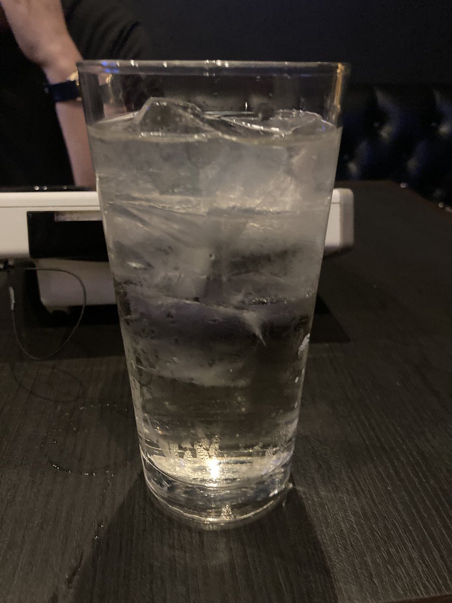 bluefox1023's tweet photo. 勝手に継続チャレンジ38日目
この薄さの飲み物はめちゃくちゃ濃いかめちゃくちゃ薄いかの2択だな… https://t.co/FIJUqZD4vF