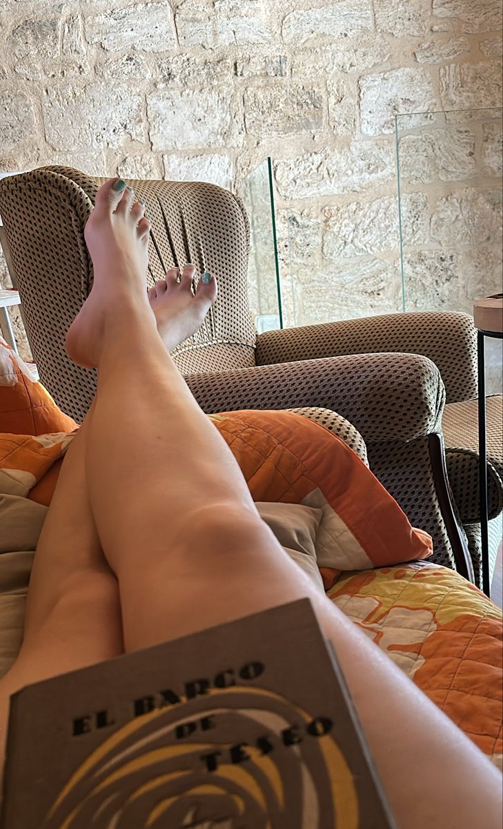 Marichu_'s tweet photo. Pues así de sobremesa de sábado, sin currar ayer y sin currar el lunes. Disfrutando del Dolce far niente https://t.co/IIO9teVwQ1