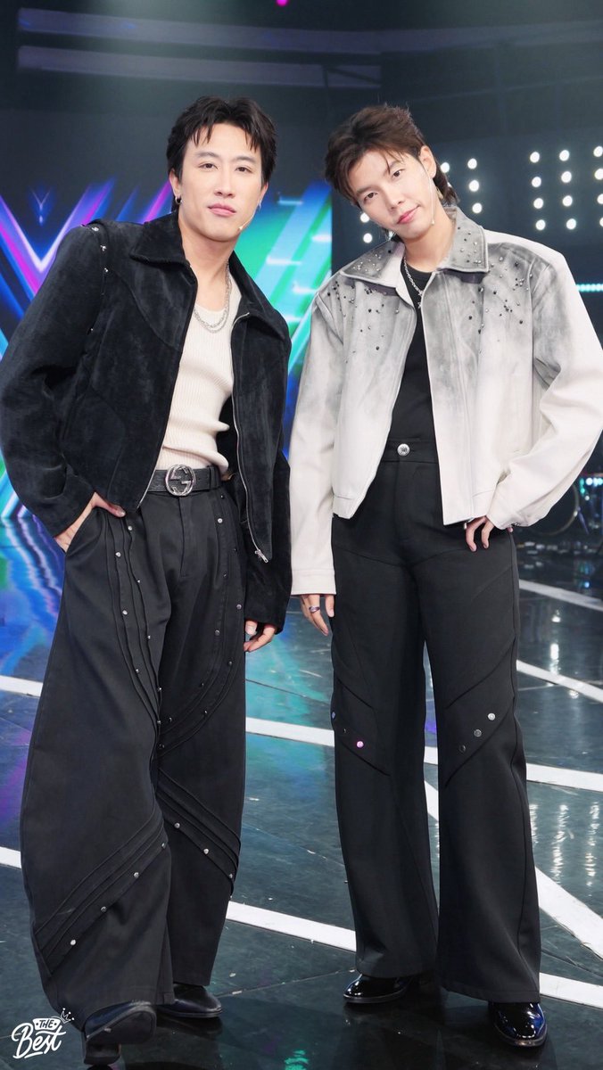 Paipai_Official's tweet photo. เรียนจบแล้ว ทำงานต่อด้ายยย 🤣 

#paipaiofficial
#ป๊ายปายโอริโอ้
#PaiPaiorio
#cnp_orio 
#นุ๊กธนดล
#นุ๊กปาย https://t.co/un95Zsk6xD