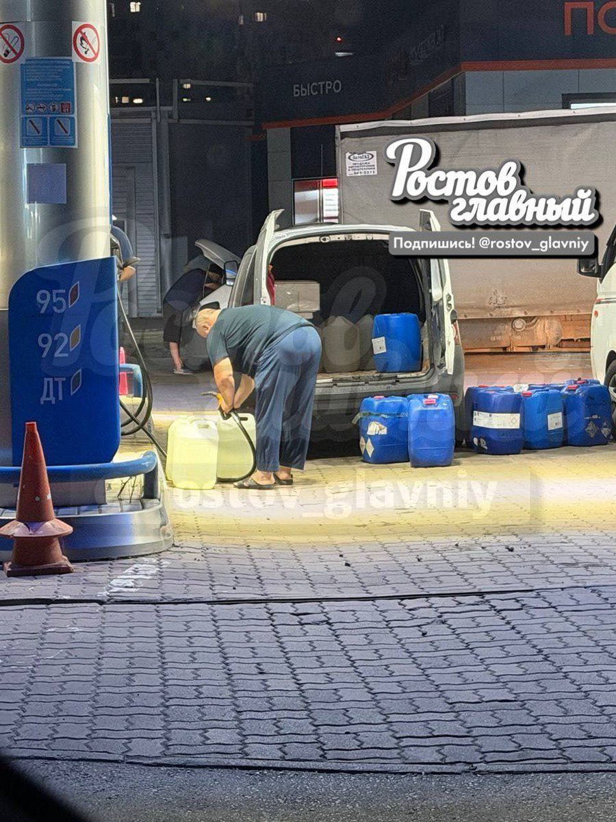 JayinKyiv's tweet photo. Even Russia's "ONE JOB" of existing as a backwater of filth and savagery BUT a gas station to the civilized world has failed, as the Russian fuel crisis expands across the country, with Rostov now falling victim to entrepreneurs from Crimea scooping up the last reserves to sell at 5x the price back home.