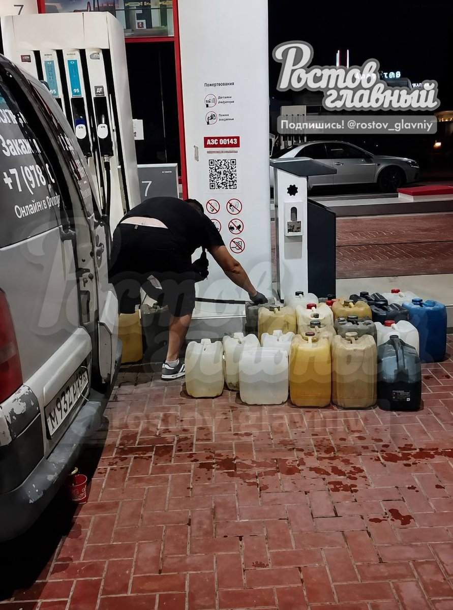 JayinKyiv's tweet photo. Even Russia's "ONE JOB" of existing as a backwater of filth and savagery BUT a gas station to the civilized world has failed, as the Russian fuel crisis expands across the country, with Rostov now falling victim to entrepreneurs from Crimea scooping up the last reserves to sell at 5x the price back home.