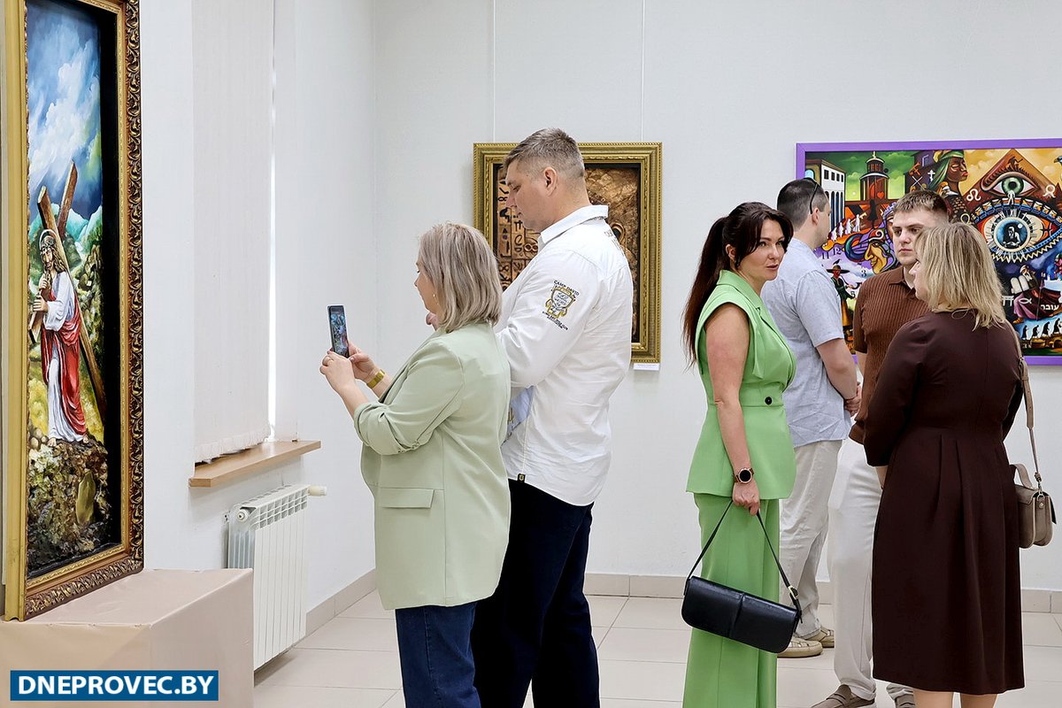 dneprovecBY's tweet photo. Выставка Евгения Шетихина – это событие в культурной жизни Речицы

→ https://t.co/A3IurXco3C https://t.co/ksdrkTcsZ6