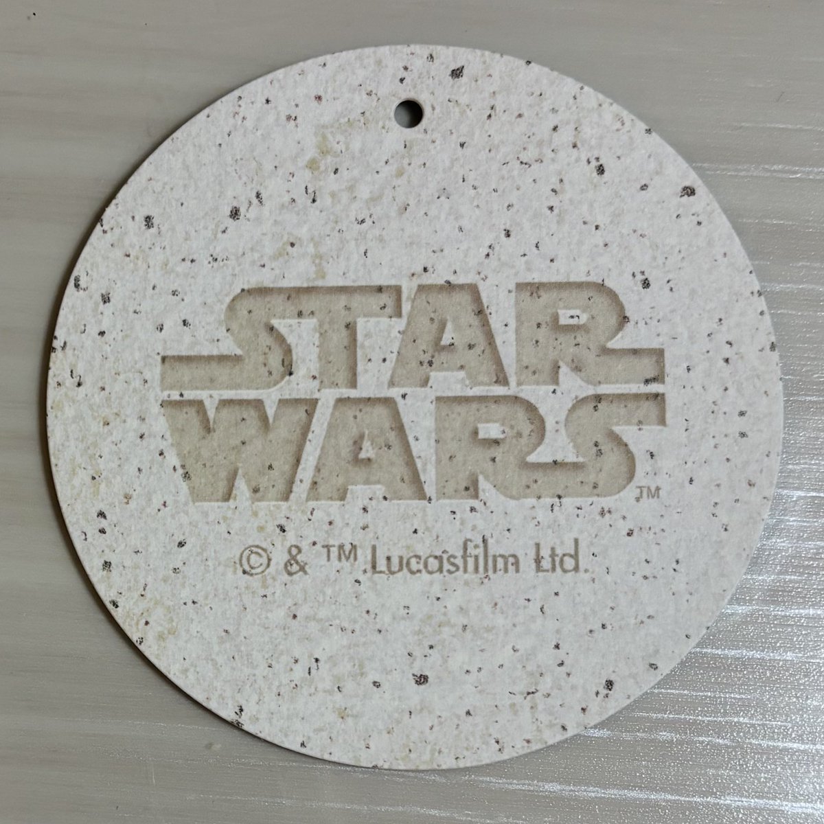 YzIcd's tweet photo. ジェラート ピケとスター・ウォーズのコラボによるキッズブランケットを購入した！
SWコラボ商品にありがちな、既存のポスターをそのまま載せただけじゃなくて、きちんとジェラピケの文脈に落とし込まれているところが素晴らしい。
丁寧な仕事で、手に入れた満足度も高い。これは買って良かったなー https://t.co/giJYBzoqX7