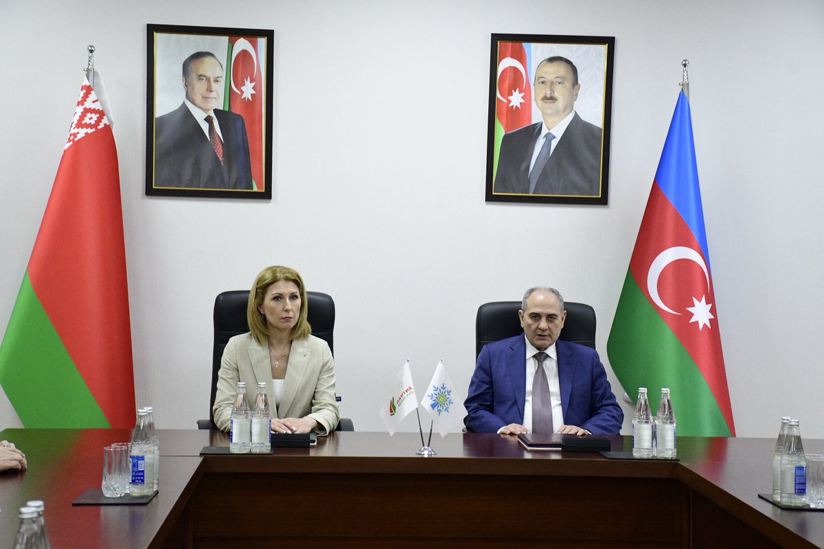 YAP_1992's tweet photo. Yeni Azərbaycan Partiyası ilə “Belaya Rus” Partiyası arasında Qarşılıqlı Anlaşma və Əməkdaşlıq Memorandumu imzalanıb.

https://t.co/PguTO7peEd https://t.co/7KuipZTFJF