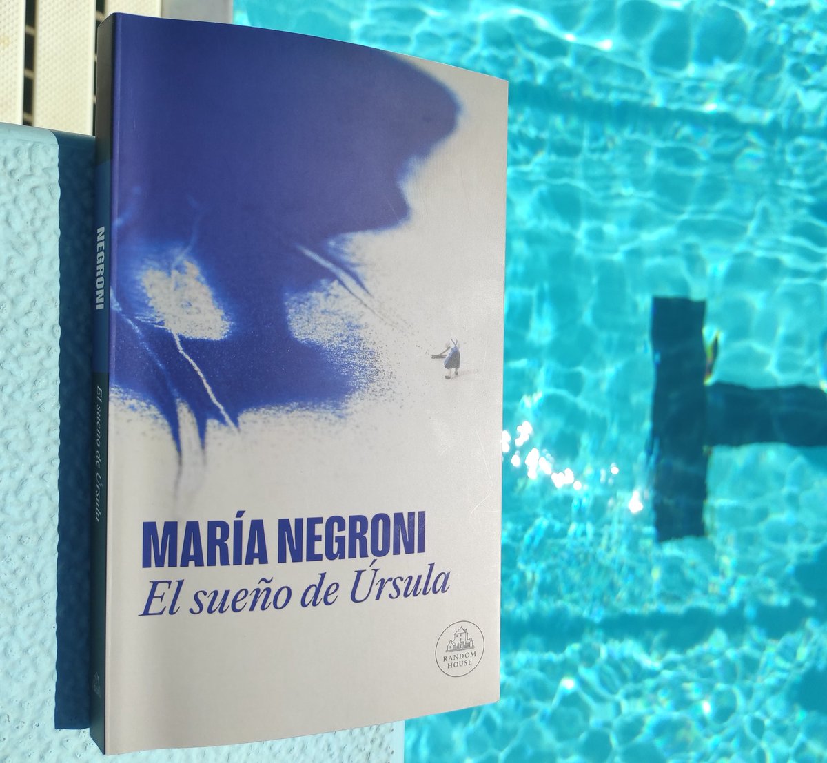 ladylibrorojo's tweet photo. Y leo esta súplica de Úrsula como un bramido de #LaLiddell 💥 
"Protégeme de los idiotas, los cómodos, los que aducen haber obedecido a otros para justificar sus crímenes, de la gente buena en particular, y de los seres humanos en general, que son más mediocres que desesperados." https://t.co/qc5jF48Xug