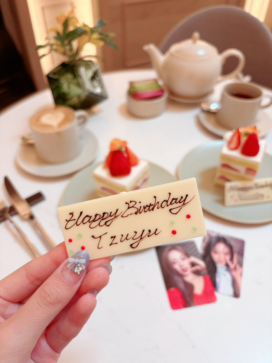 wwmdnl_grm's tweet photo. ┊        ┊       ┊       ♡        ┊
┊        ┊       ┊                ˚  ♡
┊        ┊       ♡       ₊             ⊹ 
♡    ₊   ┊    .
     ⊹ 𝐇𝐚𝐩𝐩𝐲 𝐁𝐢𝐫𝐭𝐡𝐝𝐚𝐲 𝐓𝐳𝐮𝐲𝐮

#HappyTZUYUday 
#WelcometoTzutopia
#나비처럼_피어날_쯔위에게 https://t.co/HtVXcGaPGo