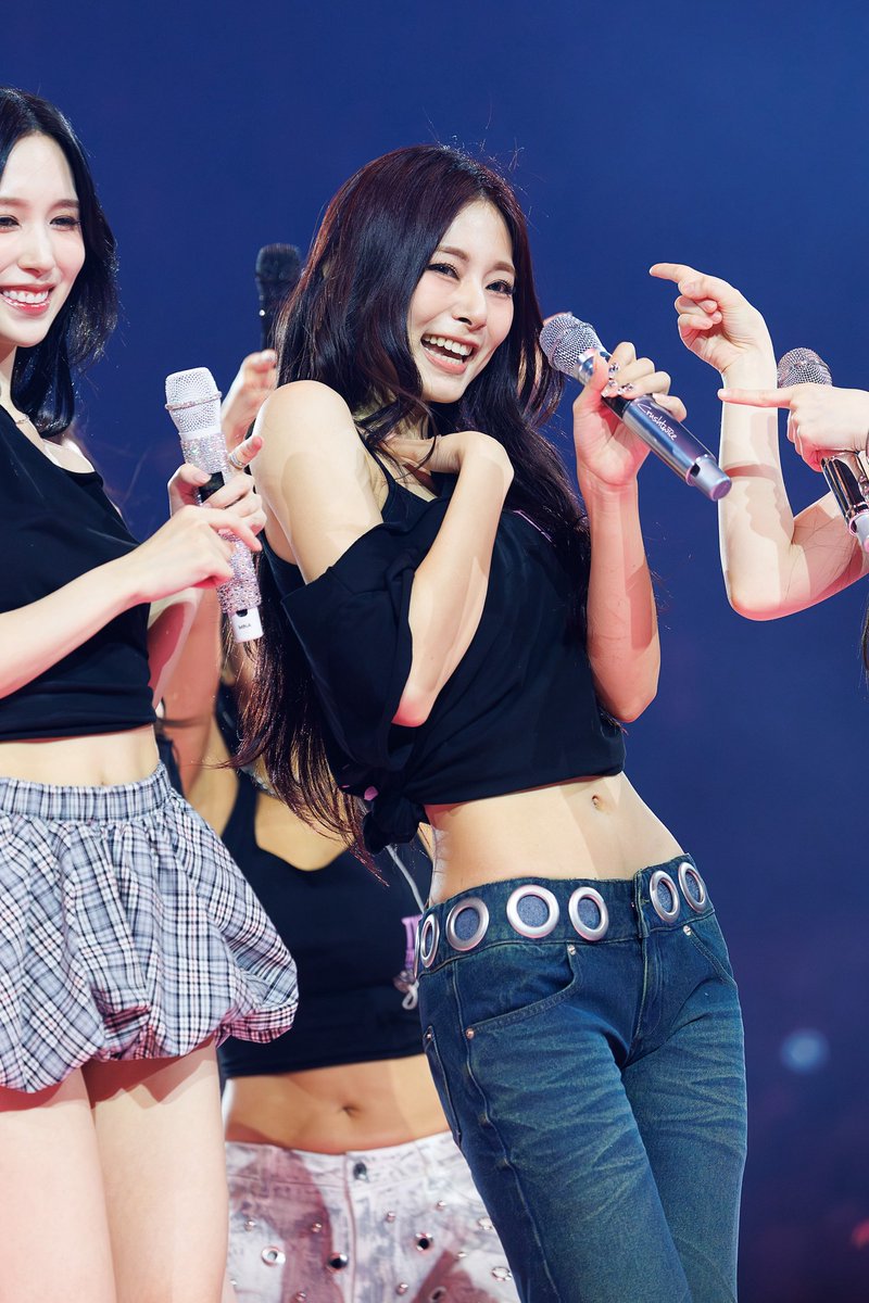 crushtwice's tweet photo. 앞으로 열릴 수많은 날들에
너의 행복을 내가 기도할게 🙏🏻

#쯔위 #트와이스 #TZUYU #TWICE #쯔버블
#나비처럼_피어날_쯔위에게
#WelcometoTzutopia
#HappyBirTZUday
#HappyTzuyuDay #2026TZUYUDAY https://t.co/ZmbRSrpIa1