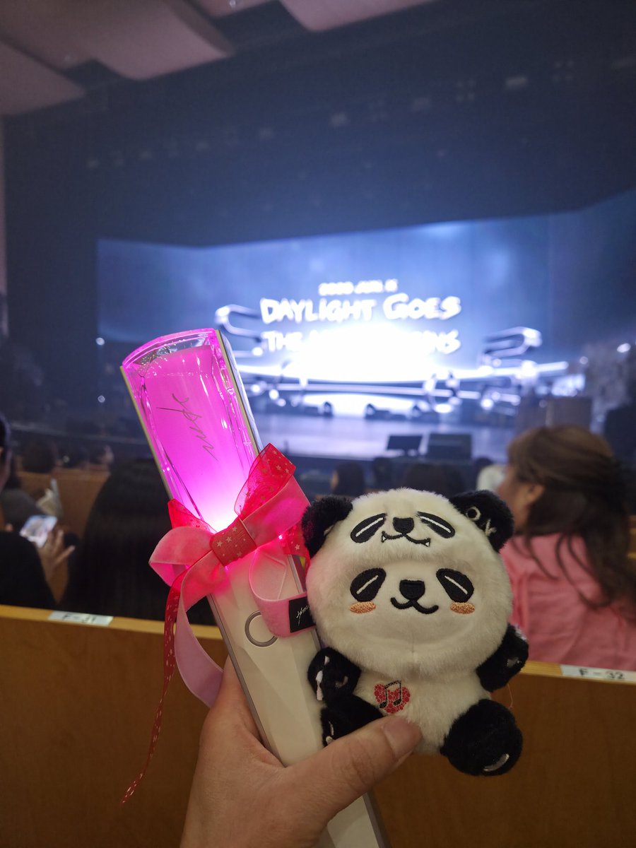 phoqueenv's tweet photo. Hey Hottests, did you scan the QR code on your Midnight Ticket? 😁

#JUN_K #준케이
#MidnightTicket
#DAYLIGHT_GOES_THE_NIGHT_BEGINS
#JUN_K_DAYLIGHT_GOES_THE_NIGHT_BEGINS
#JUN_K #준케이 https://t.co/7k3m02KRRw