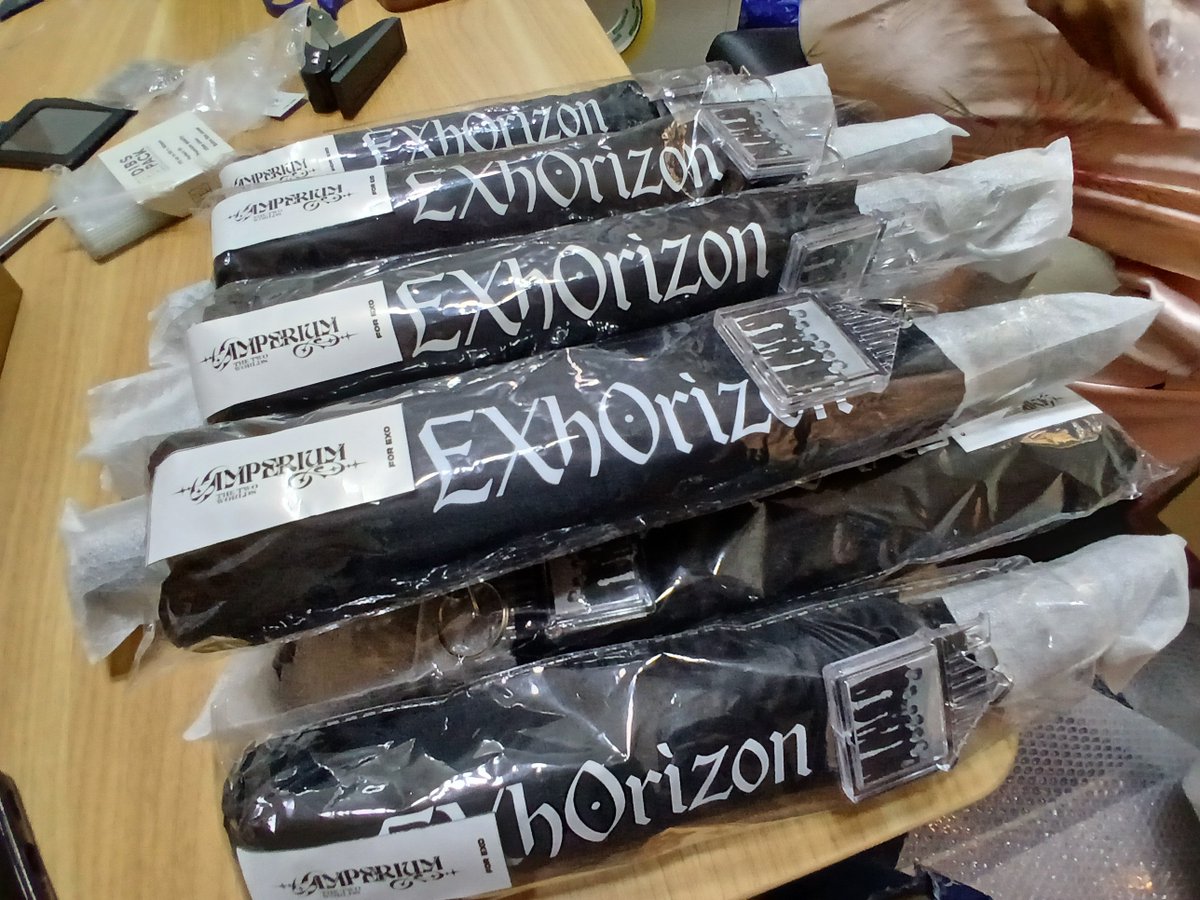 ForEXO_mnl's tweet photo. 📦✨ PACKING & SHIPPING IN PROGRESS ✨📦

The Imperium Fan Project Team is currently busy packing and preparing your orders for shipment.

We kindly ask for your patience and understanding as we work through a high volume of orders to ensure that every package is prepared carefully and accurately.

Thank you for your support and for bearing with us during this process. We’ll continue to provide updates as shipments are dispatched. 🖤

#EXhOrizonInManila
#엑소 #EXO