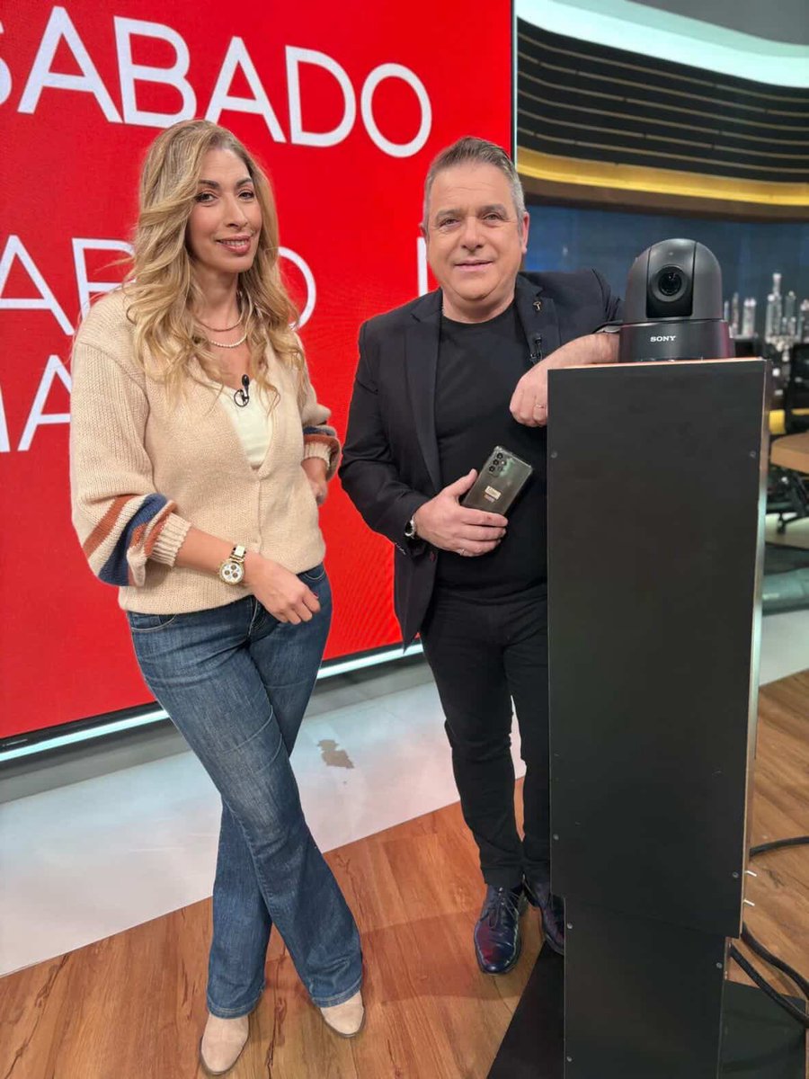 Vivoelsabado's tweet photo. Otro sábado junto a ustedes 
Este fin de semana largo que seguramente trae planes mundialistas 
Los leemos hasta las 13 @edubattaglia @mechi_mora https://t.co/uYz5NReFHs