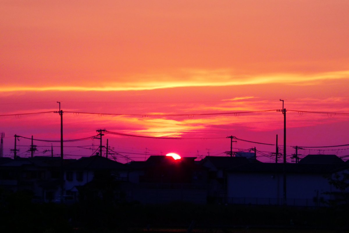 yoake001's tweet photo. #イマソラ #夕焼け #起きたら802
夕空が綺麗なのでアップします。
2026.06.13.  19:15
和泉市にて撮影 https://t.co/bPDe9tOGkv