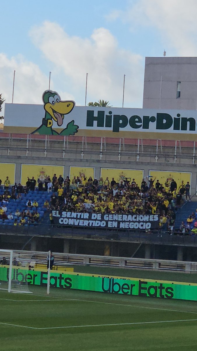Cerohipocrit's tweet photo. @alpispa1959 @Valores1949UDLP Nos dejaron una herencia preciosa
Hace 22 años Cobo Plana,sobretodo, y el dueño actual nos salvaron.GRACIAS 
22 años después somos un club mediocre, con casi los mismos años en 2a que en 1a,convertido en negocio y desarraigo social
No vamos protestar en masa?
Hay q reaccionar https://t.co/xoM7FFNhV6
