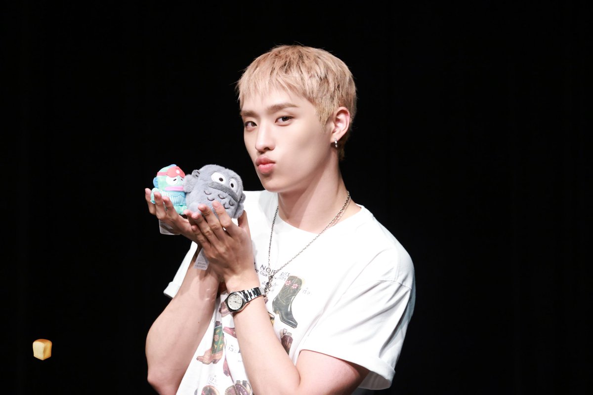 Bread_bear75's tweet photo. 260613

한교동 뒤에 누구지? 👀😗

#피원하모니 #기호 
#P1Harmony #KEEHO https://t.co/Amj0vPhoWN