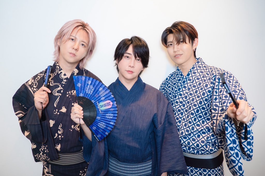 mga_xxx03's tweet photo. 和服が似合う男性達だこと https://t.co/e8kHgP9bJK
